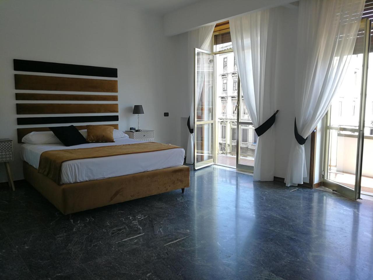 Gasthof Neapolis Life Neapel